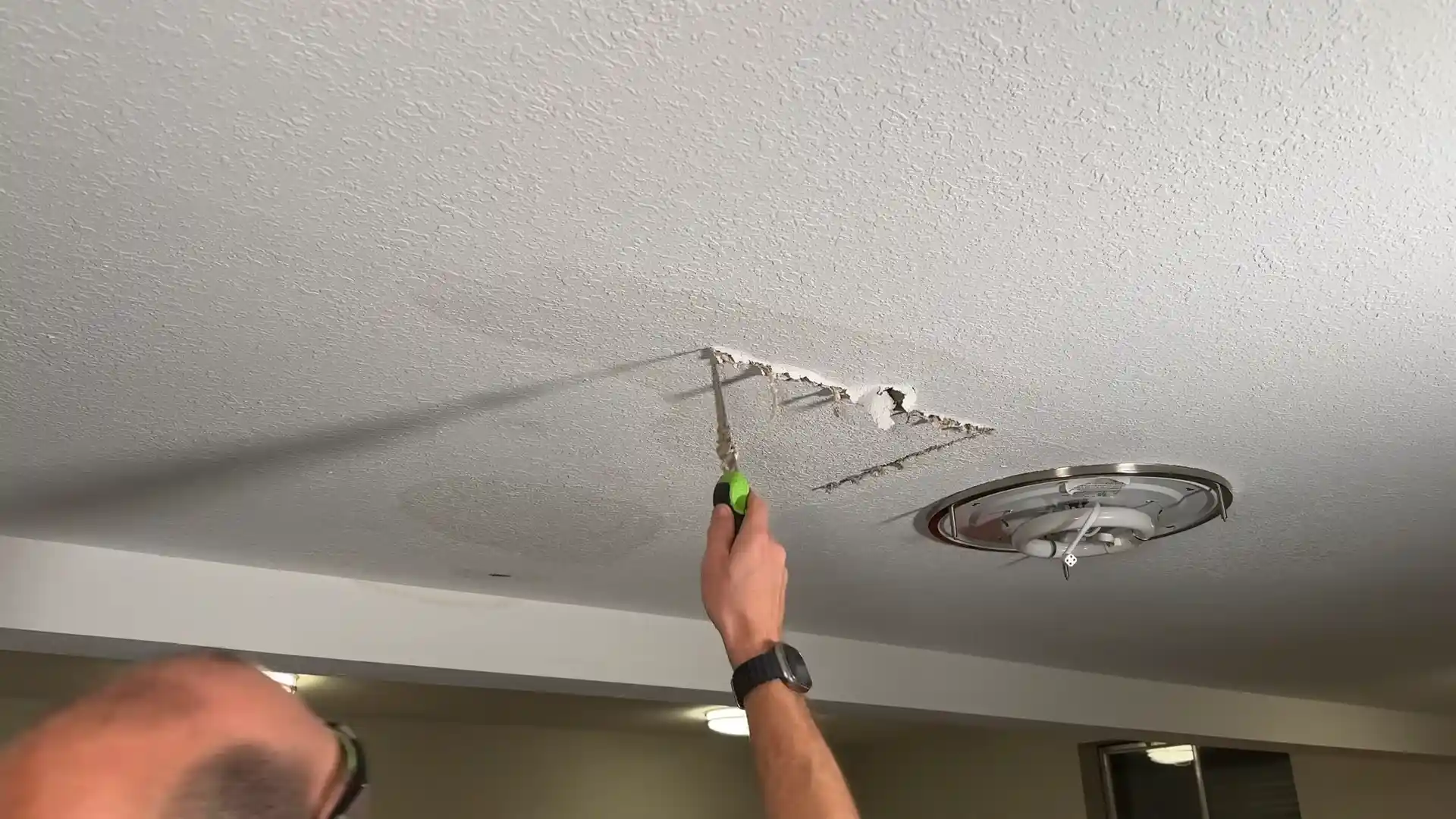 Ceiling Leak Detection & Repair in Compton, CA